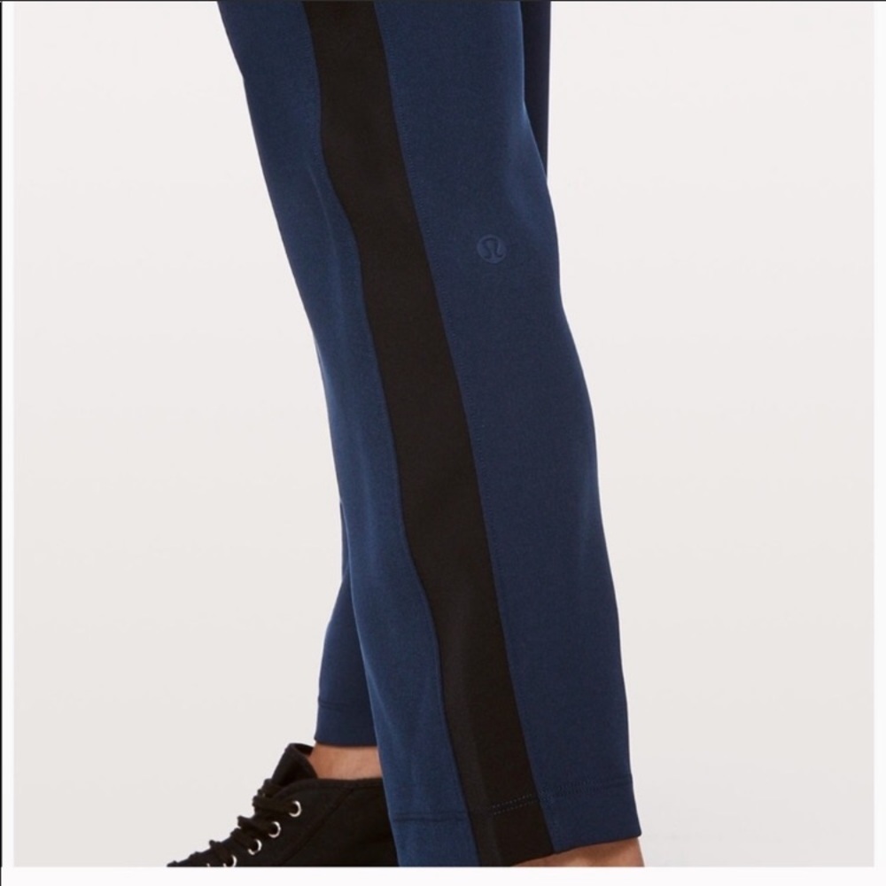 NWT Lululemon On The Fly Woven Track Pants - Picture 3 of 4